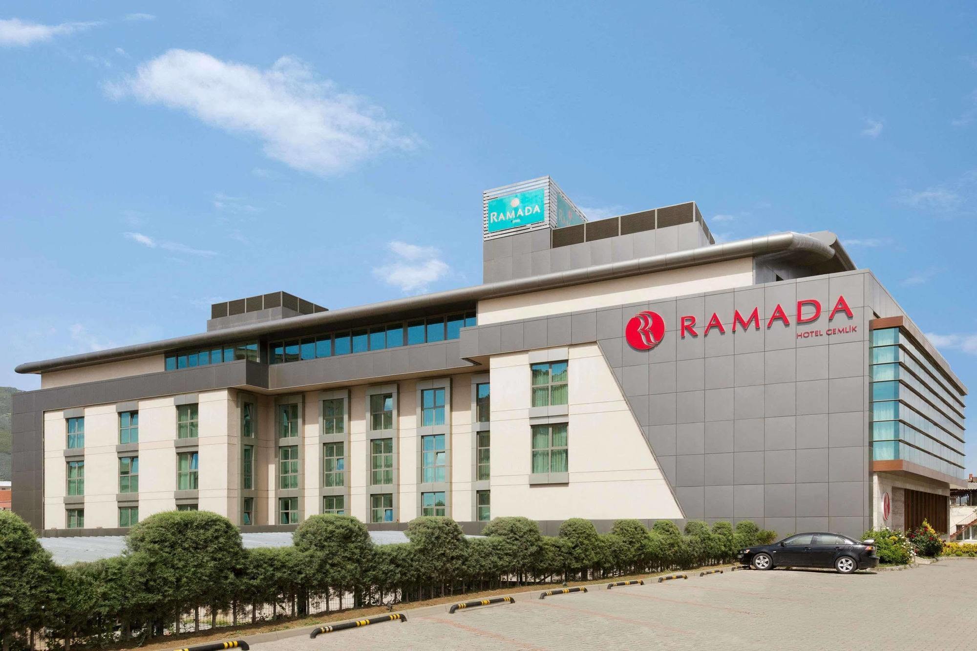 Hôtel Ramada By Wyndham Gemli̇K à Gemlik Extérieur photo